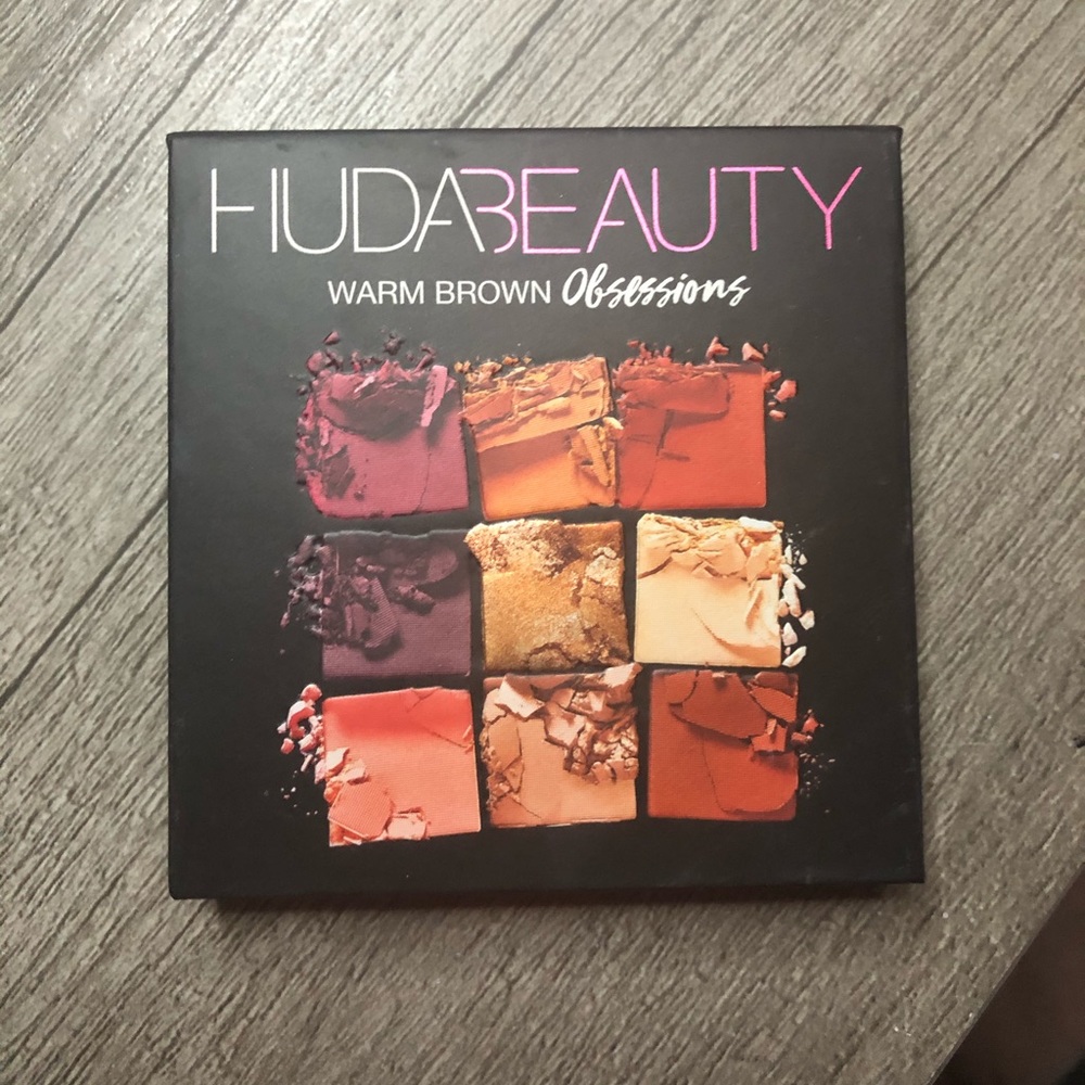 FINAL MARKDOWN** Huda beauty palette